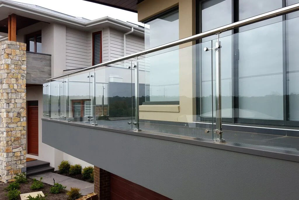 202399877_Aluminium Glass Railing 4.webp